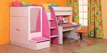 Cama infantil com roupeiro e secretária