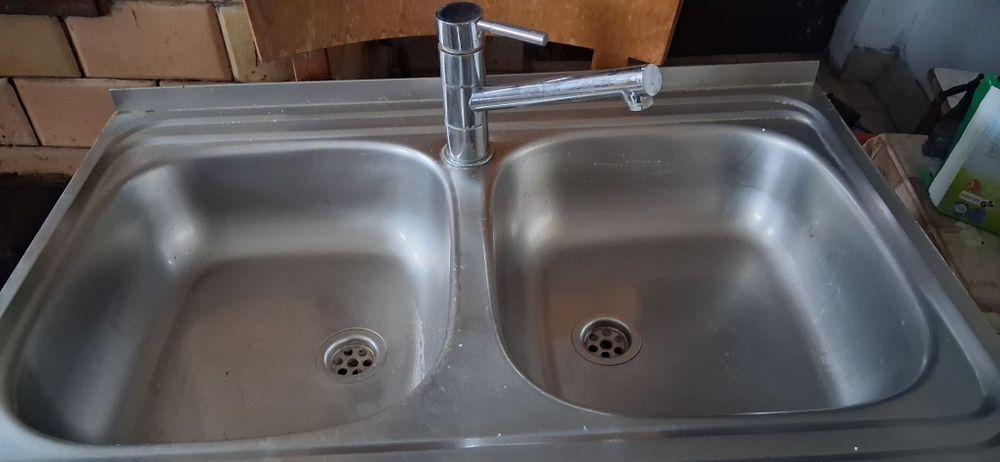 Zlewozmywak stalowy z baterią