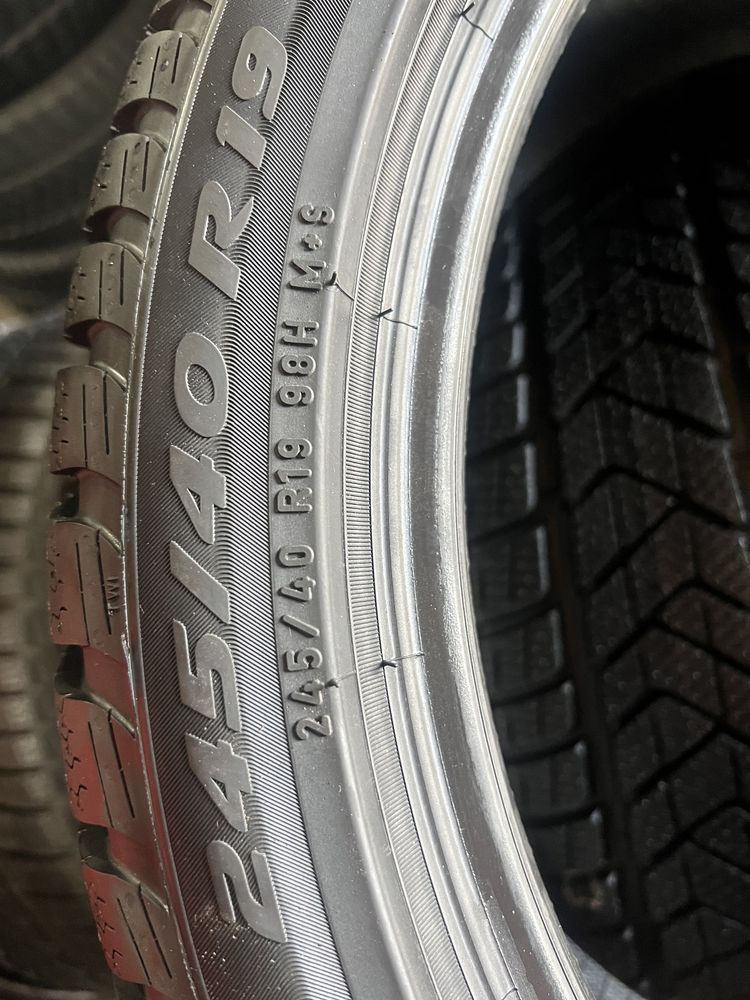 255/40/19+245/40/19 R19 Pirelli Sottozero 3 RSC 4шт нові зима