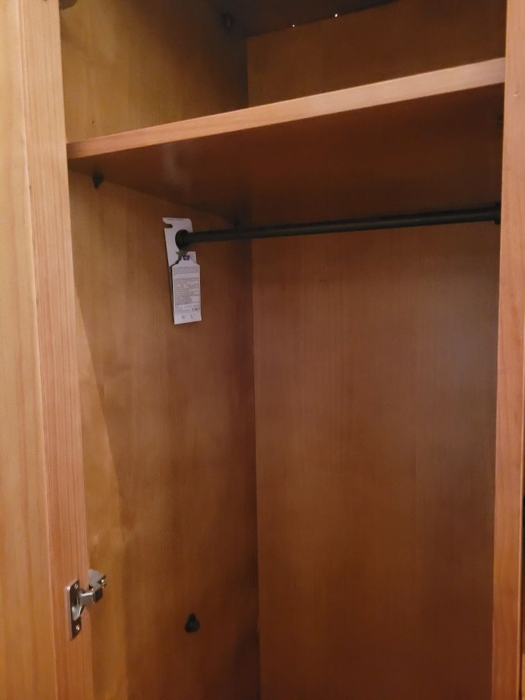 Armario / roupeiro grande em ótimo estado
