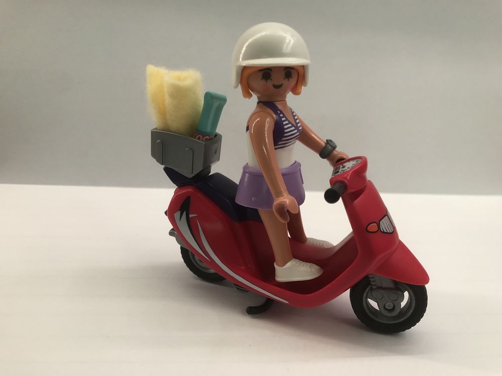 Playmobil Dziewczyna na skuterze