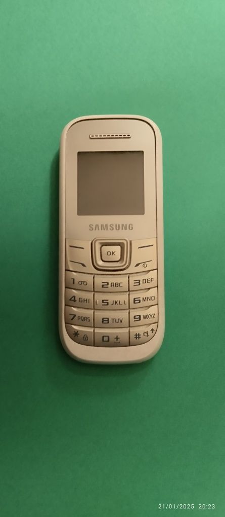 Telemóvel Samsung GT-E1200i