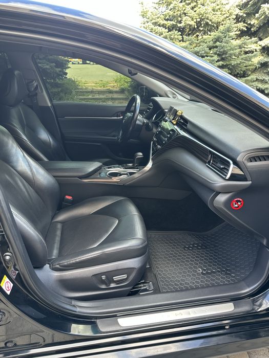 Продам Toyota Camry 70 Официальная 2.5 бензин/газ автомат.Premium Plus