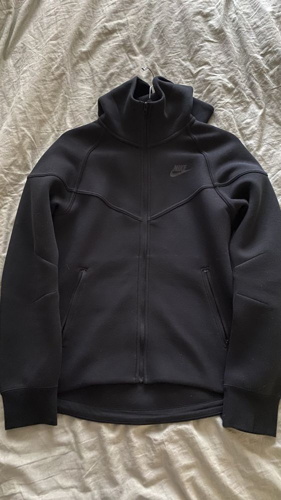 жіноча кофта nike tech fleece
