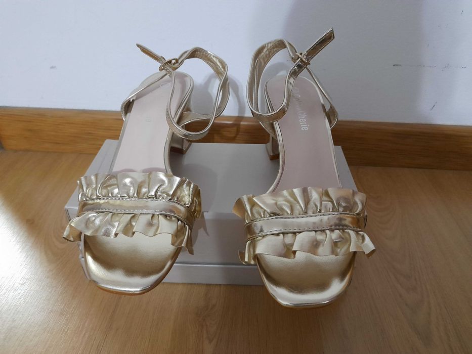 Sandalias Douradas