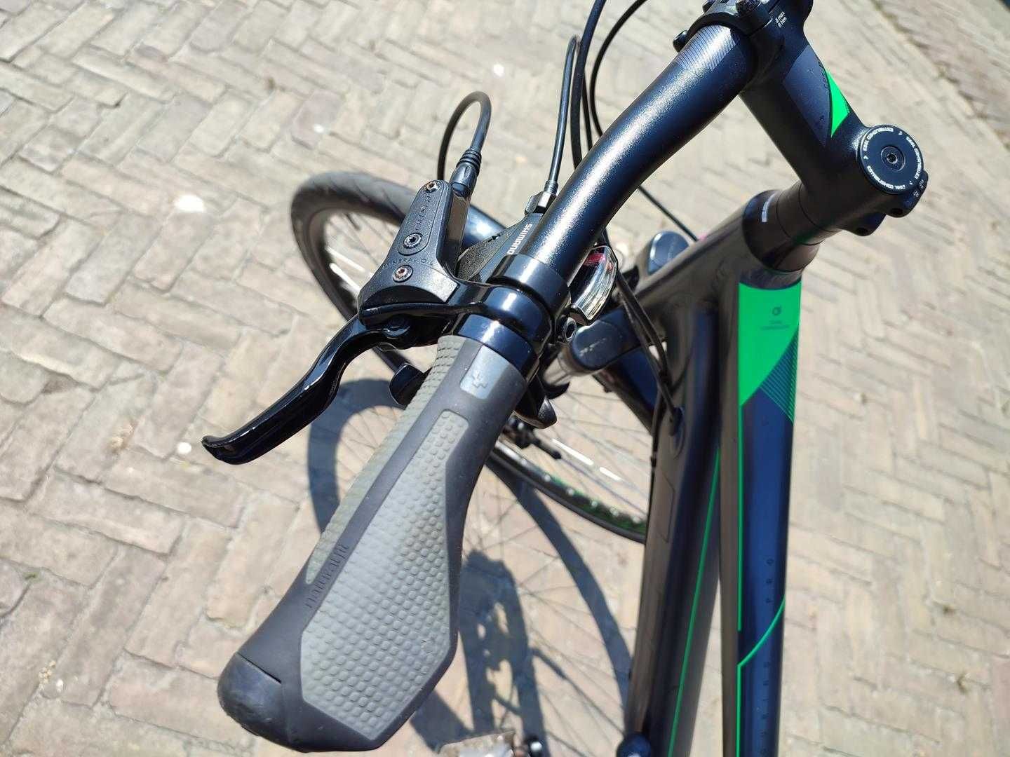 Markowy rower Cube Touring Pro
