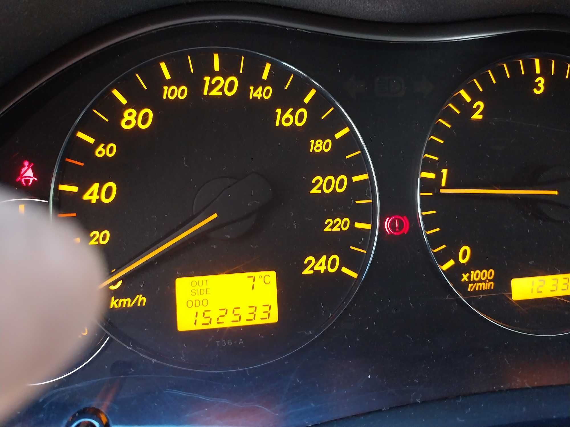 Toyota avensis 2.0 d przebieg 152533