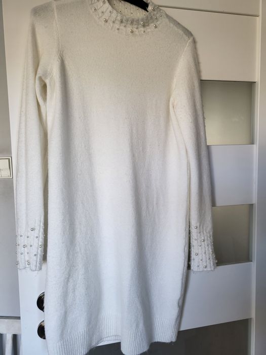 Sukienka lub tunika z mohito biała  z perełkami  rozm m sweterkiwa