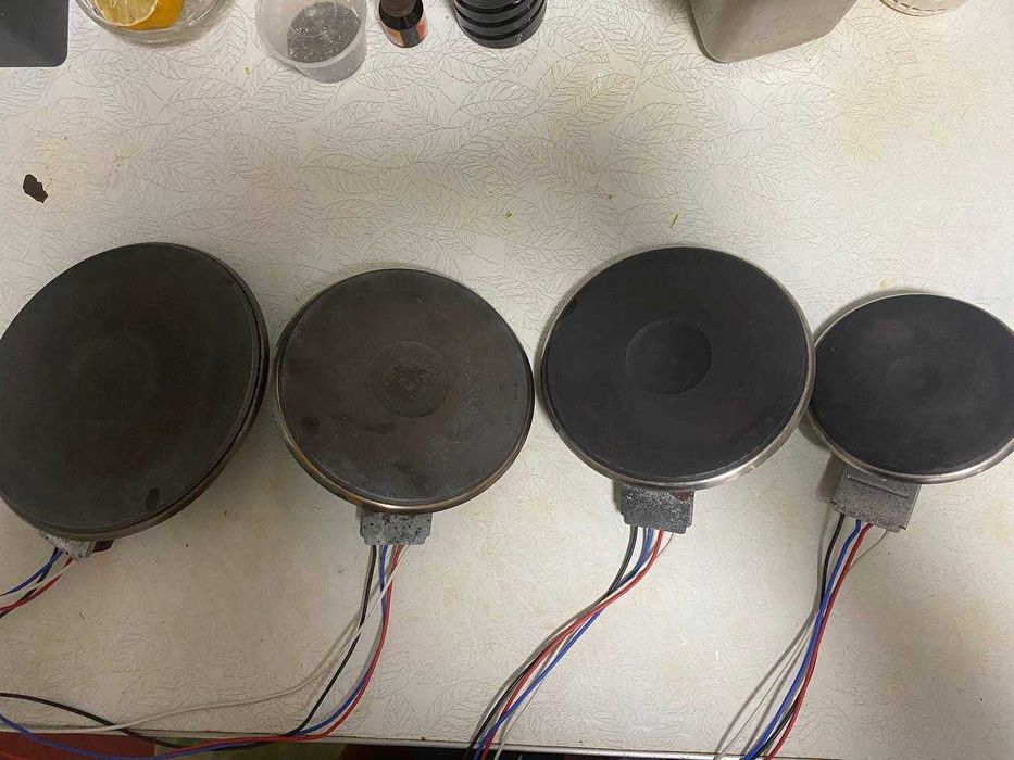 Набор электроплит , блины , нагревательная поверхность