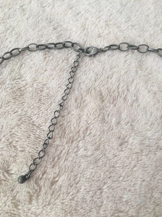 Naszyjnik metalowy z wisiorem Bijou Brigitte stan bdb