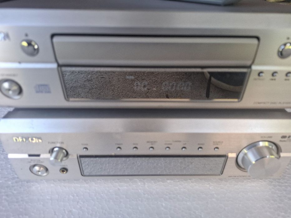 Wieża Denon z pilotem