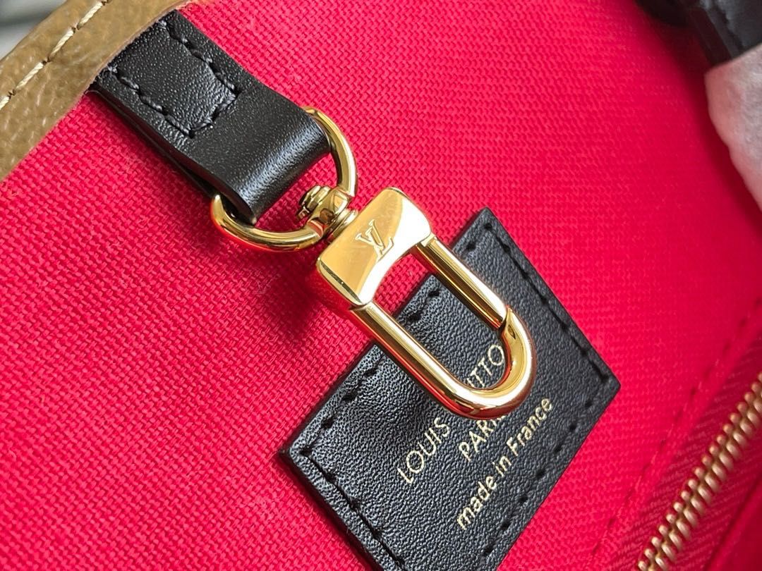 Louis Vuitton Keepall – klasyczna torba Monogram z czarnymi elementami