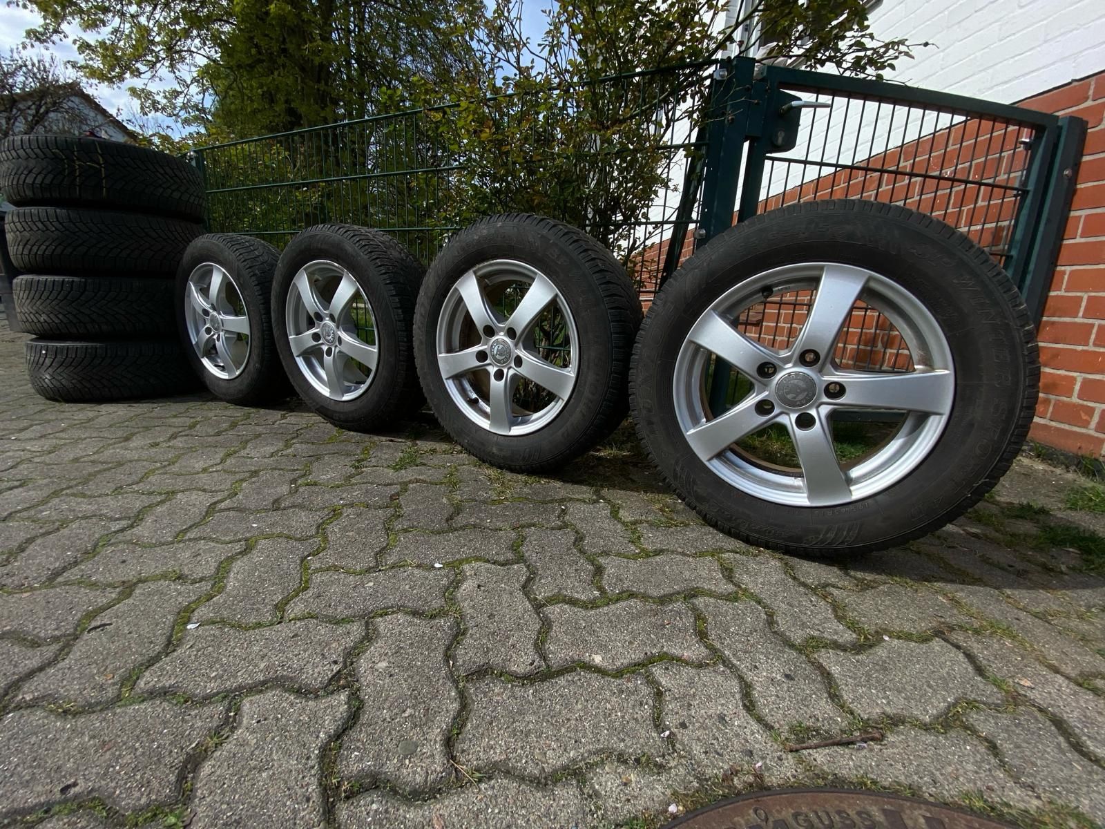 Колеса диски шини резина 5×112 R15 195/65  Audi VW Mercedes Skoda Seat