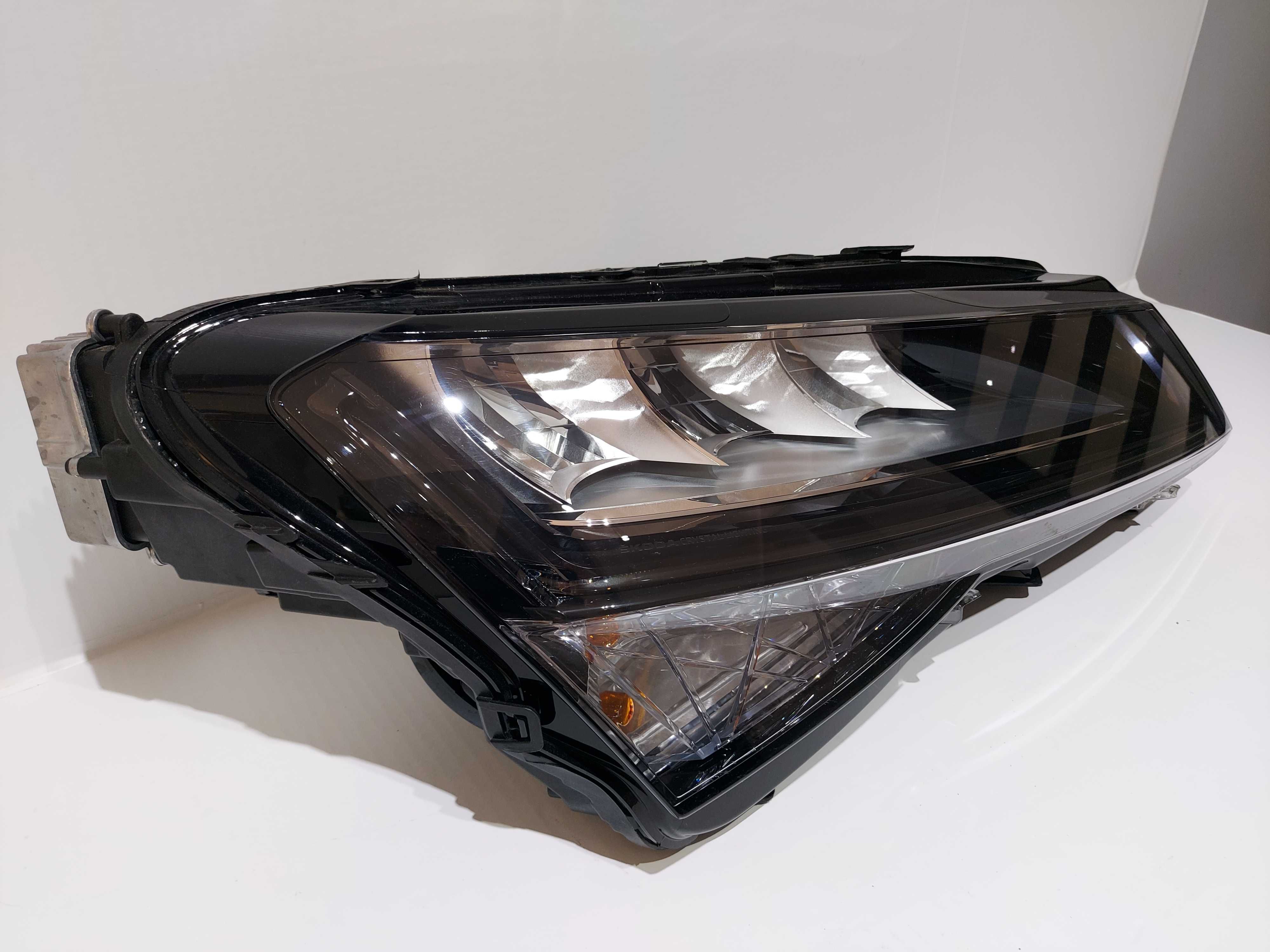 Skoda Superb III Lift Lampa reflektor prawy przód FULL LED EU 11PIN