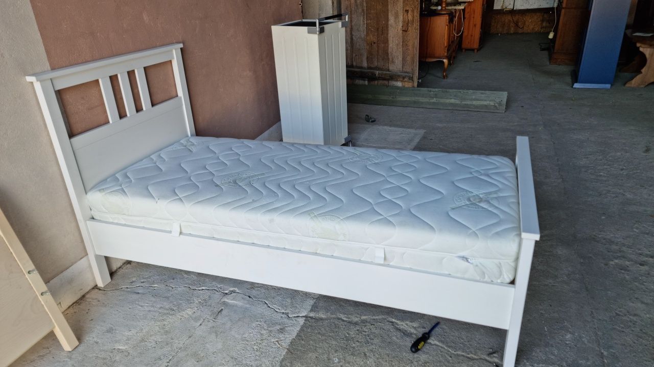 Łóżko pojedyńcze Ikea Hemnes