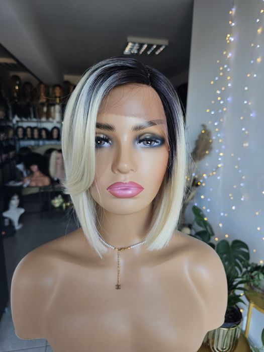 Peruka lace front perłowy blond z odrostem Stella naturalna fryzura