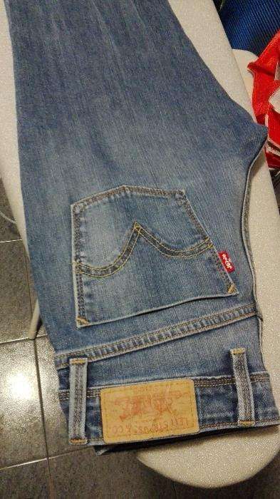 Jeans Levis  perna direita