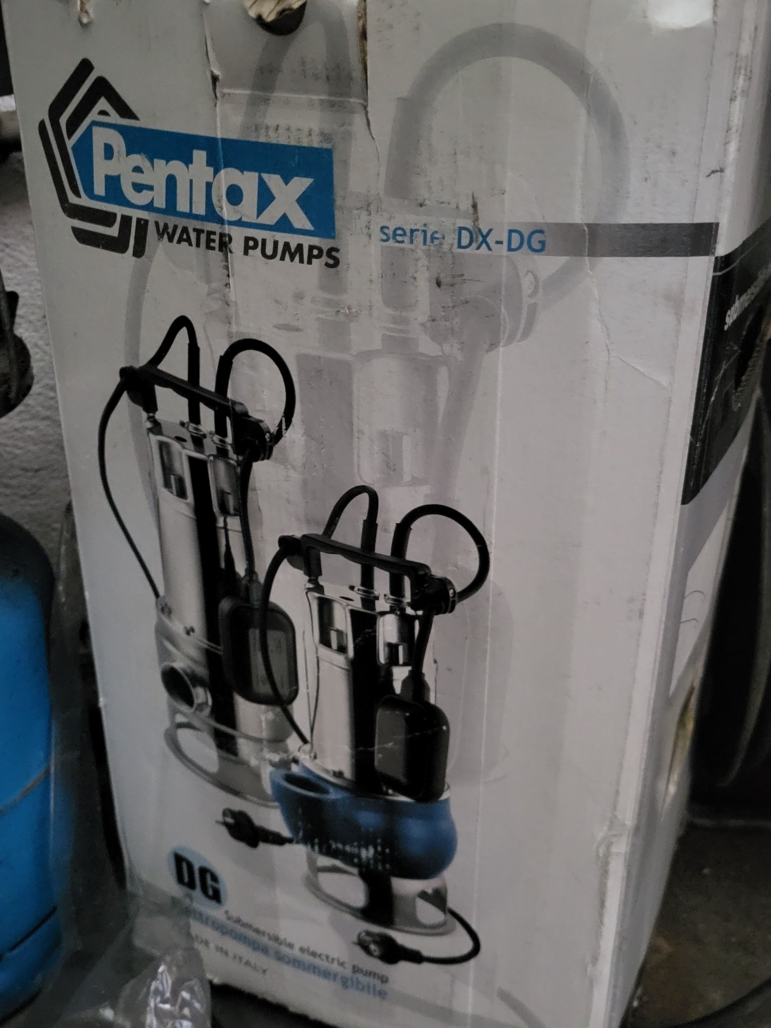 Bomba de agua com boia