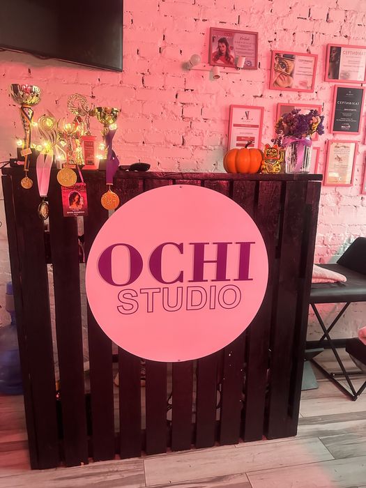 Ресепшн, диван, визажное зеркало