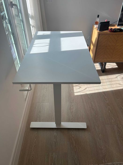 Height adjustable desk (IKEA Trotten)