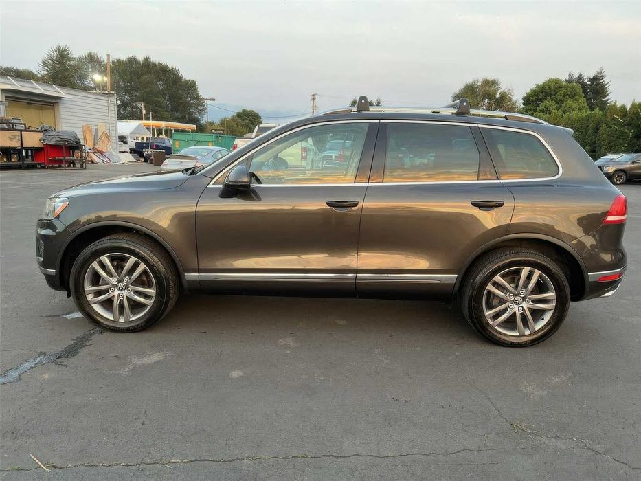 Volkswagen Touareg Lux      2016