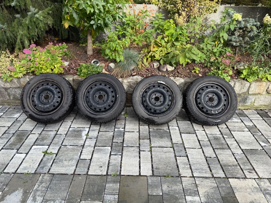 Koła rozstaw 5x114,3 na oponach zimowych Goodyear Ultragrip 205/55 R16
