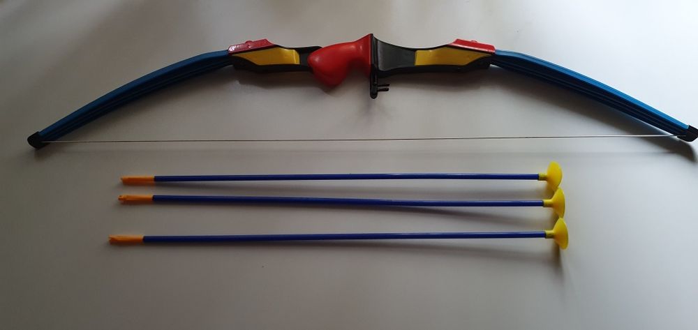 Лук зі стрілами, що проливають.