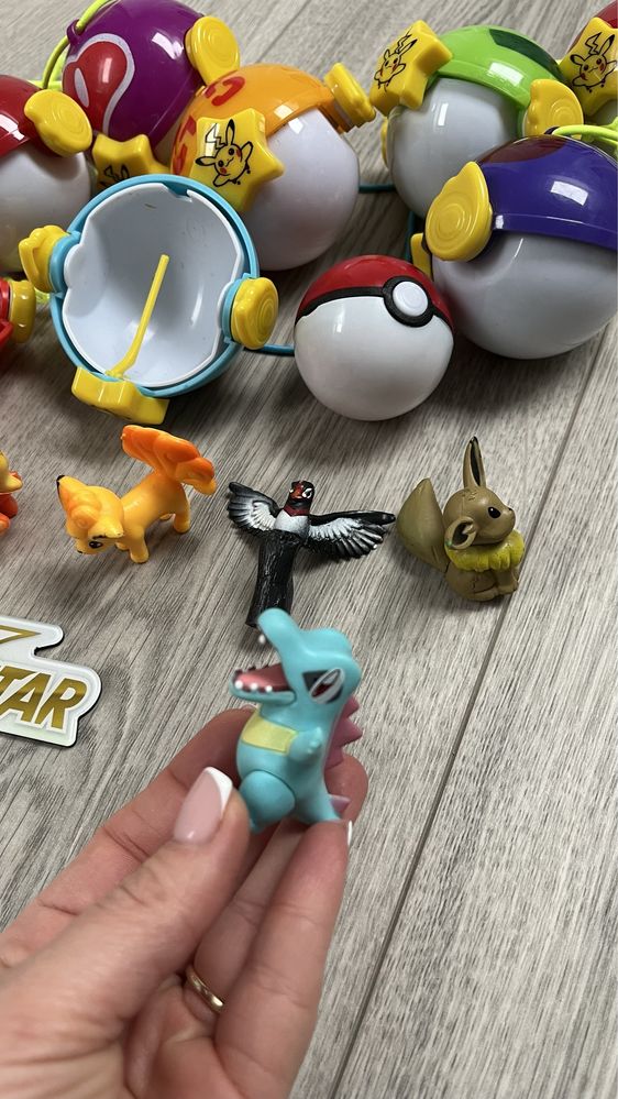 Pokemony figurki, poke balle i Trainer Guess trener pokemonów