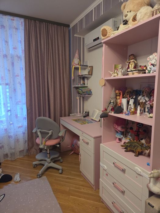 Набір меблів для дитячої кімнати