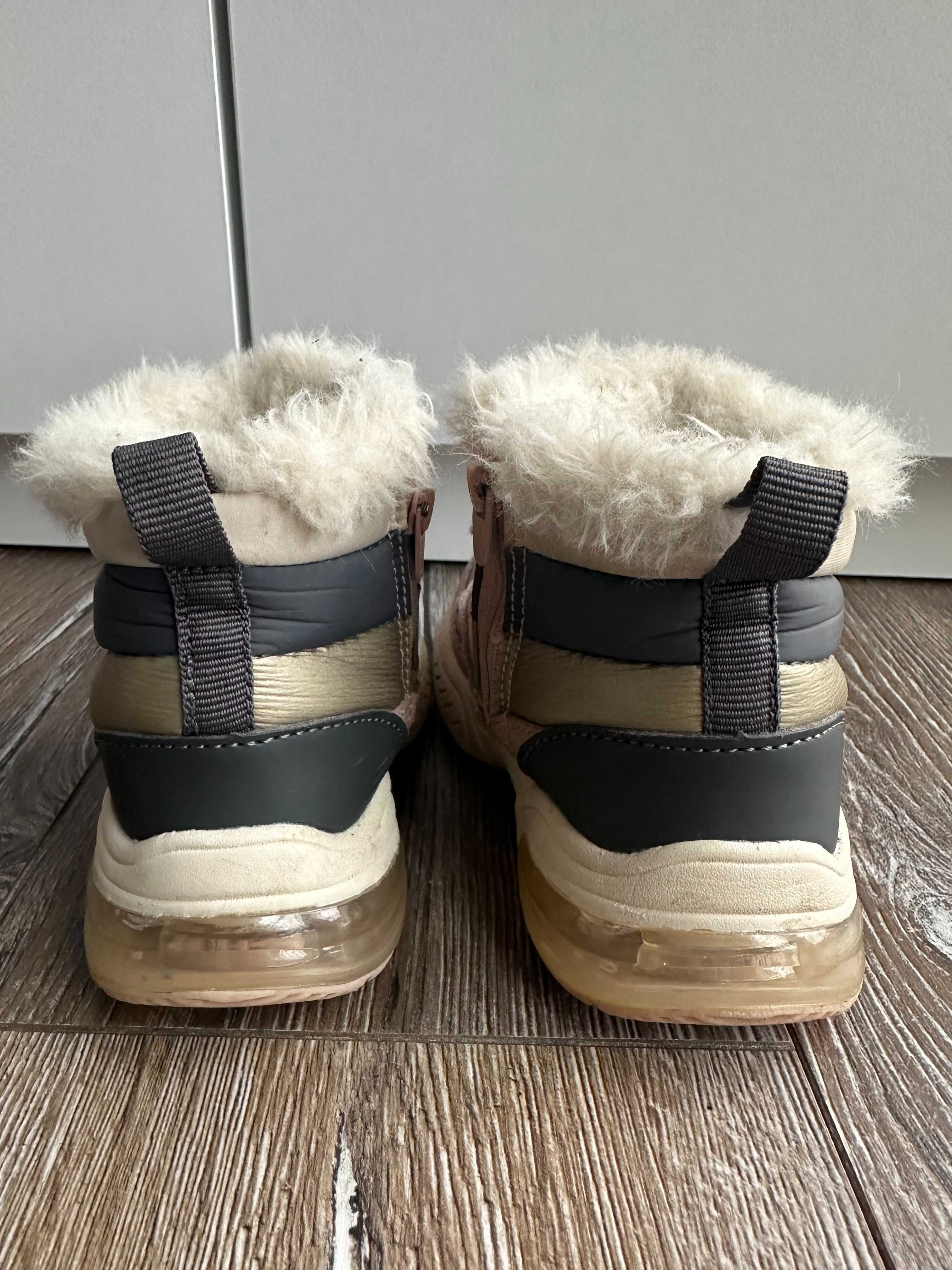 Buty zimowe Zara rozmiar 24 beżowe botki śniegowce z futerkiem 24 bdb