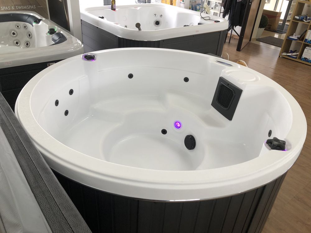 Jacuzzi Spa Malta  4.980,00€ Baixa de preço! entrega imediata