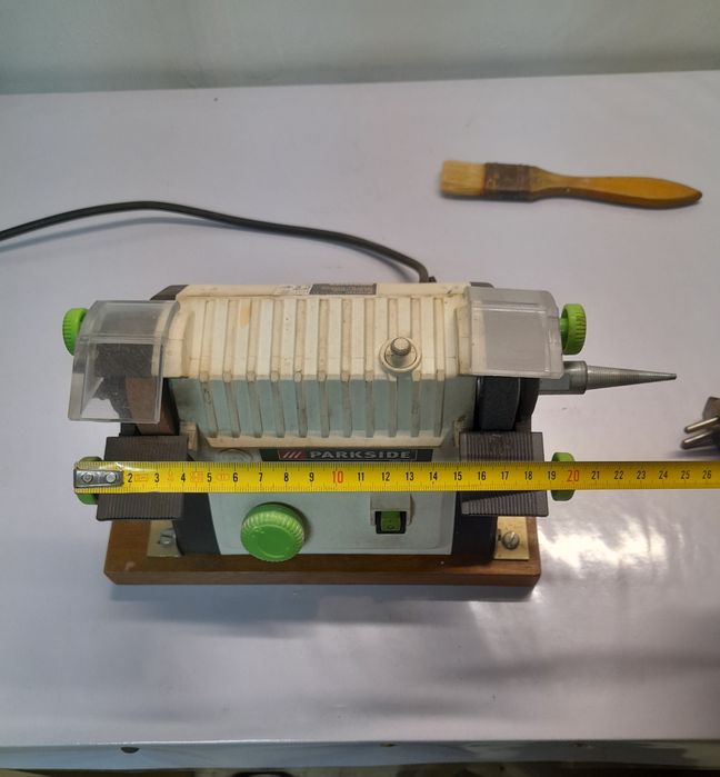 Pequena esmeriladora Parkside