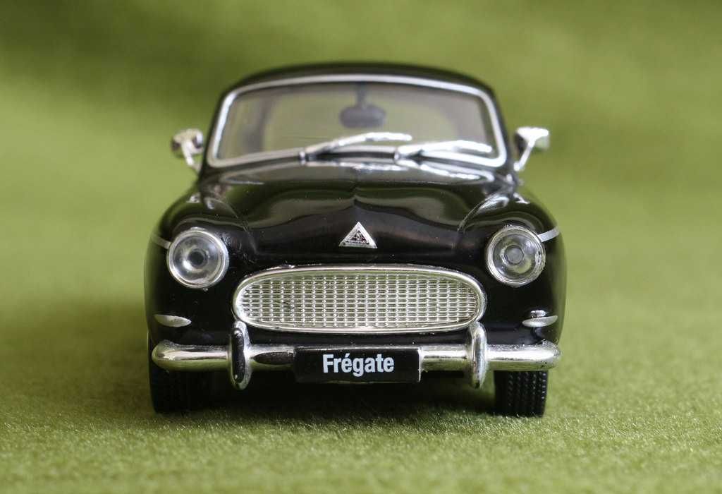 Renault Fregate 1959 model 1/43