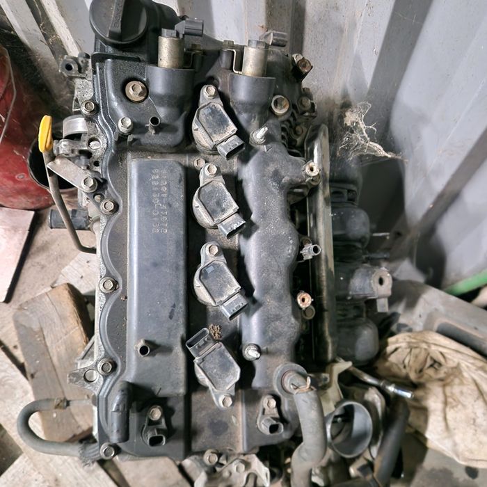 Kapa pokrywa  zaworowa toyota auris Yaris itp 1.3 1.33