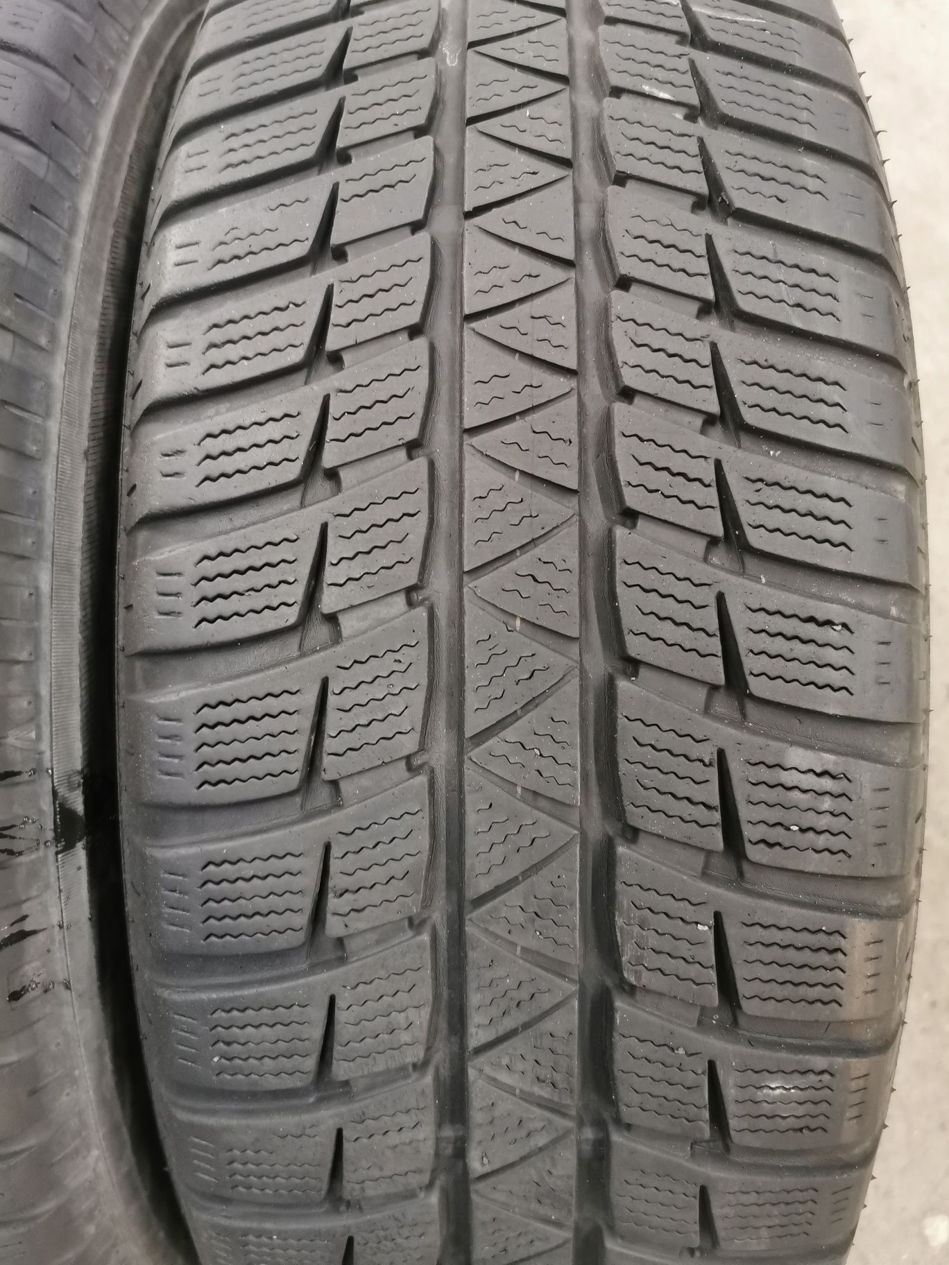 Komplet opon 225/65R17 Falken HS449 EUROWINTER