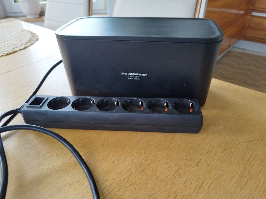 Pojemnik na kable organizer+ listwa przedłużacz