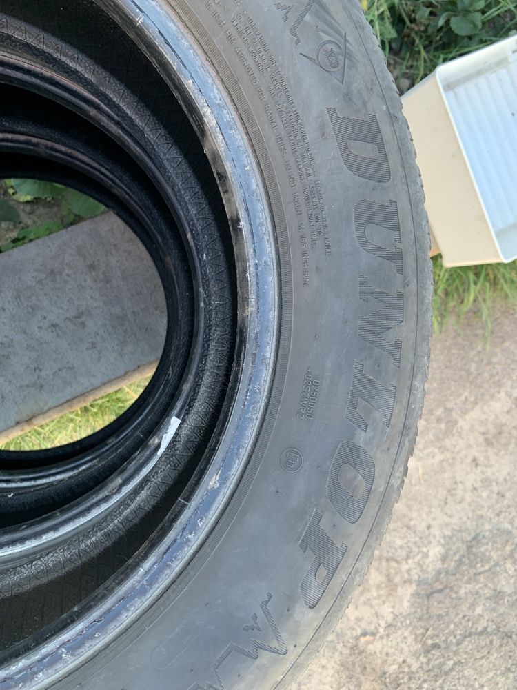 Шина  Dunlop 215 60 R16