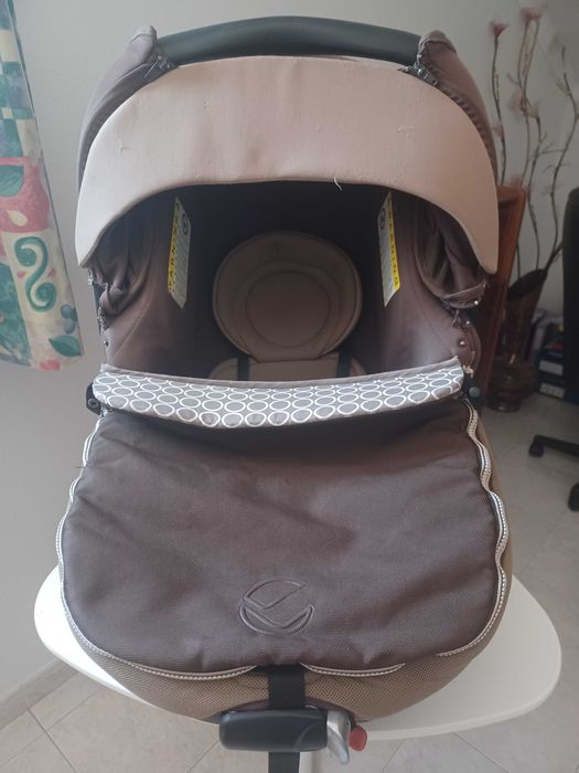 Ovo e alcofa Jané (2em 1) bege em otimo estado