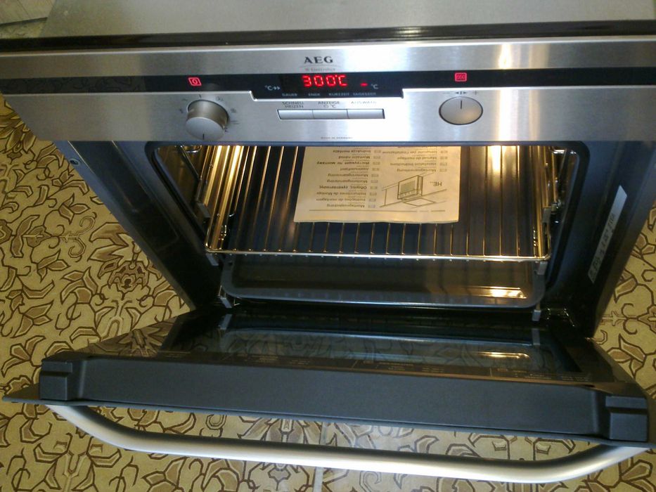 AEG-Electrolux духовой шкаф,топ модель,идеал,оригинал. Made in Germany