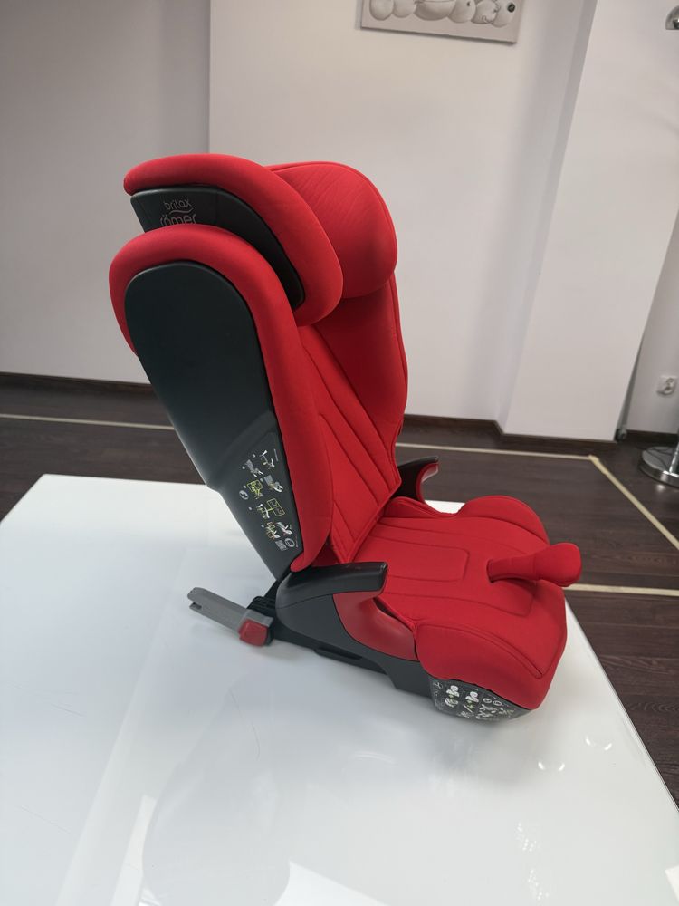 Fotelik samochodowy Britax-Romer Kidfix 2R 15-36 kg