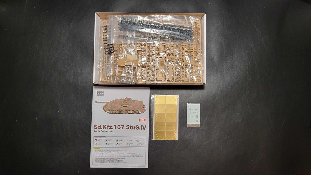Model RFM Sd.kfz. 167 Stug.IV RM-5060 skala 1:35 + zimmerit