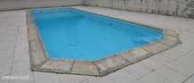 Apartamento T1 com parqueamento. Perto da praia. Prédio com piscina