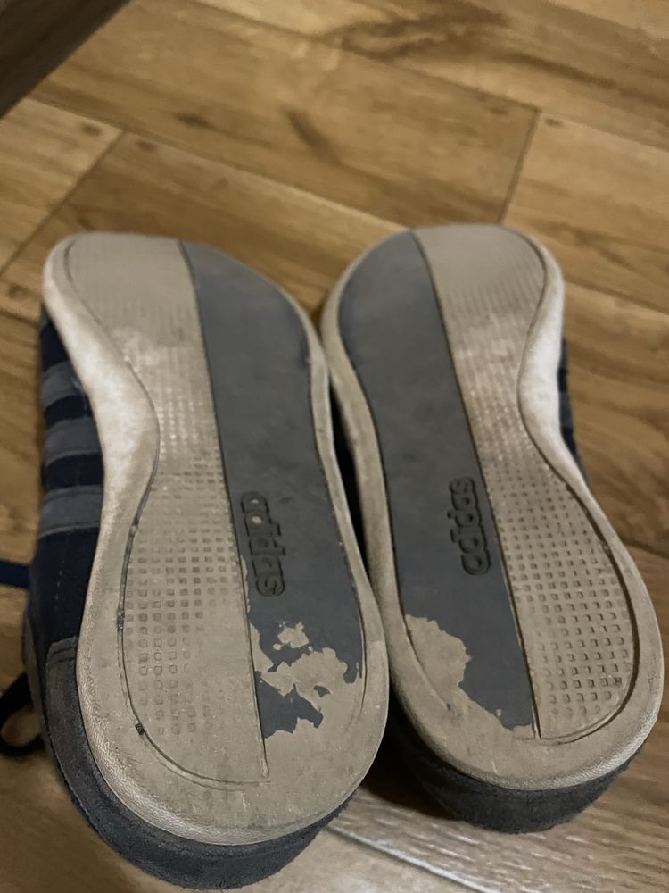 Продам кросівки адідас adidas