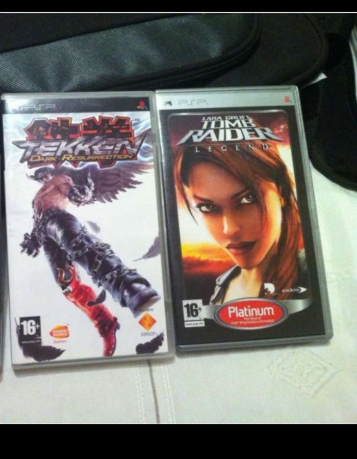 Jogos PSP Tomb Raider e Tekken