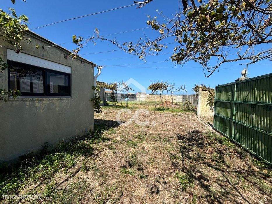 PRAIA DA VIEIRA---Terreno rústico com a área bruta de 715 m2, todo