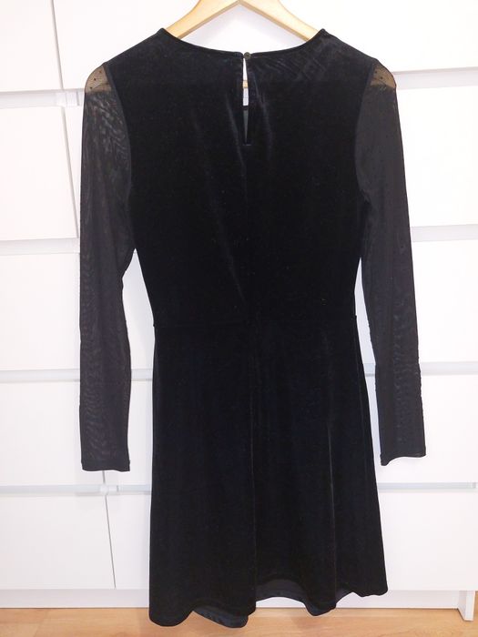 Elegancka czarna sukienka welurowa mała czarna Only rozmiar M