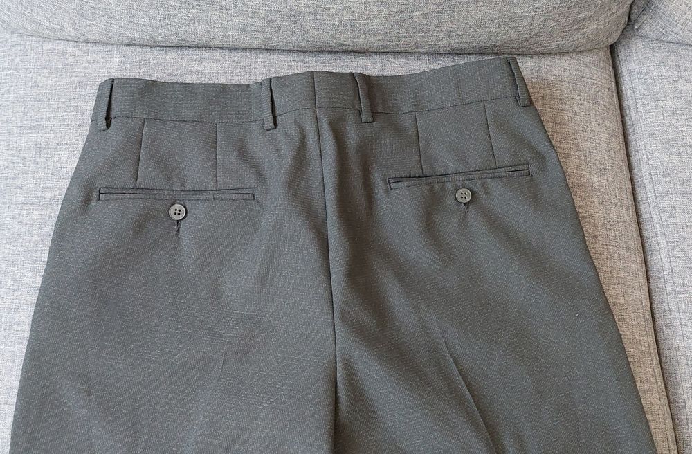 Spodnie s.Oliver eleganckie czarne ze srebrną nitką slim r.M