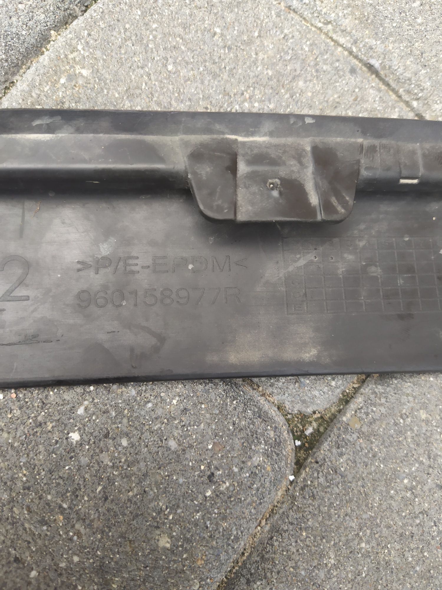 Renault Captur 13- 13-17 listwa zderzaka przód przednia spoiler guma