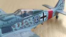 1945 Fucke-Wulf  FW 190A-8, SKALA 1:72, METAL, PILOT