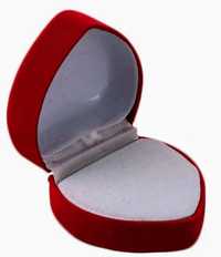 Wspaniałe pudełeczko w kształcie serca np..na pierścionek zareczynowy.